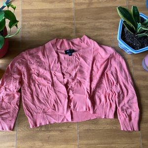 Cropped pink cardigan🌟